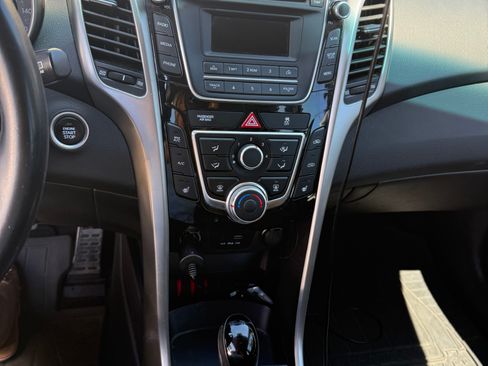 Used 2016 Hyundai Elantra GT w/ Option Group 02 FWD image 8