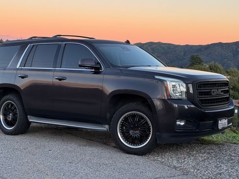 Used 2015 GMC Yukon SLT image 1