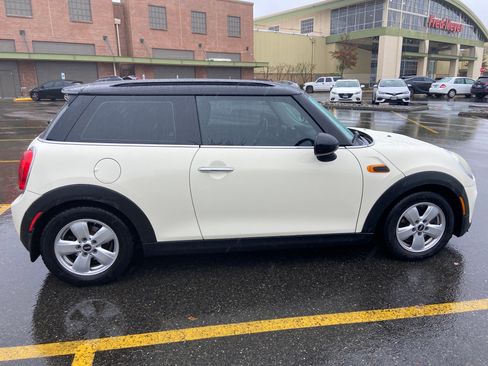 Used 2016 MINI Cooper 2-Door Hardtop image 10