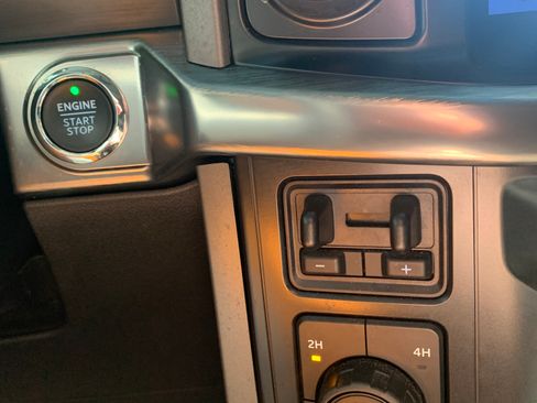 Used 2021 Ford F150 Lariat AWD/4WD image 8