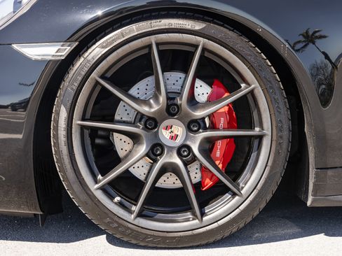 Used 2015 Porsche 911 Carrera 4S image 11