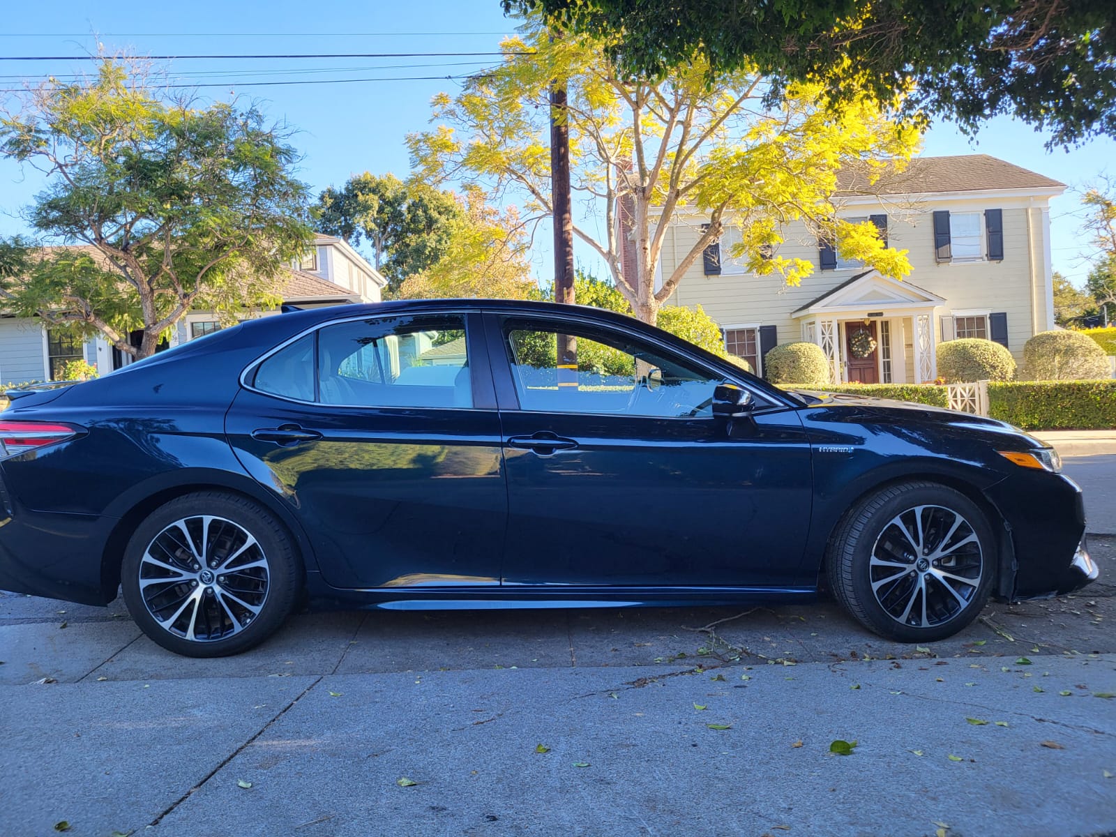 Used 2019 Toyota Camry SE FWD image 24