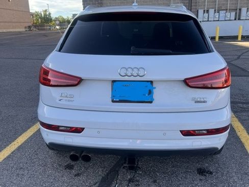 Used 2018 Audi Q3 2.0T Premium Plus w/ Premium Plus Package AWD/4WD image 5