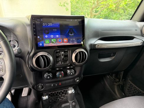 Used 2015 Jeep Wrangler Unlimited Sport AWD/4WD image 9