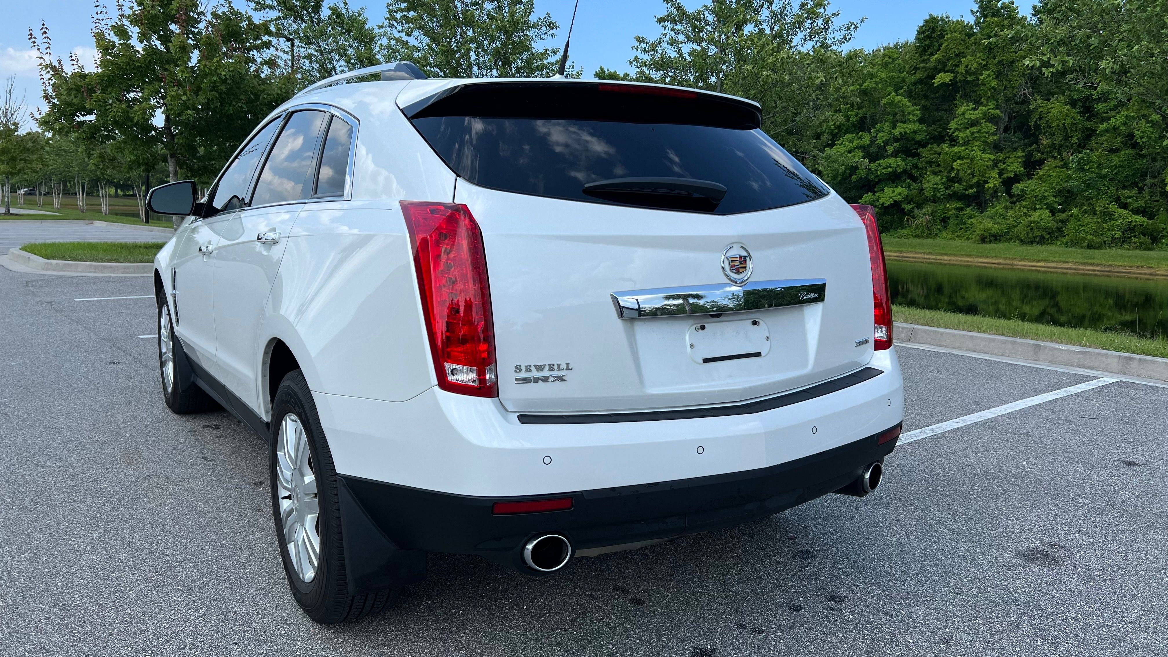 Used 2012 Cadillac SRX Luxury FWD image 6
