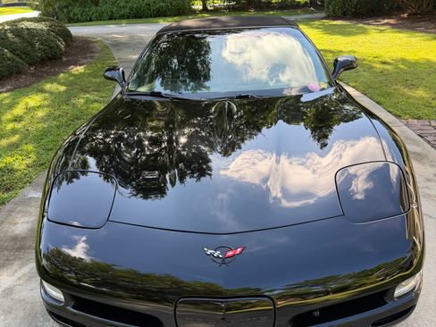 Used 2002 Chevrolet Corvette Convertible w/ Preferred Equipment Group2 RWD image 8