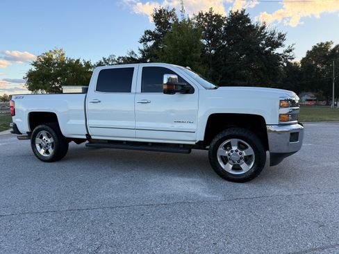 Used 2016 Chevrolet Silverado 2500 LTZ image 18