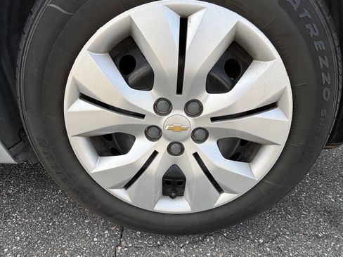 Used 2013 Chevrolet Cruze LS image 12