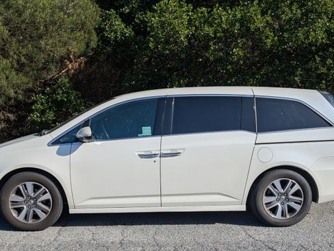 Used 2016 Honda Odyssey Touring Elite image 1