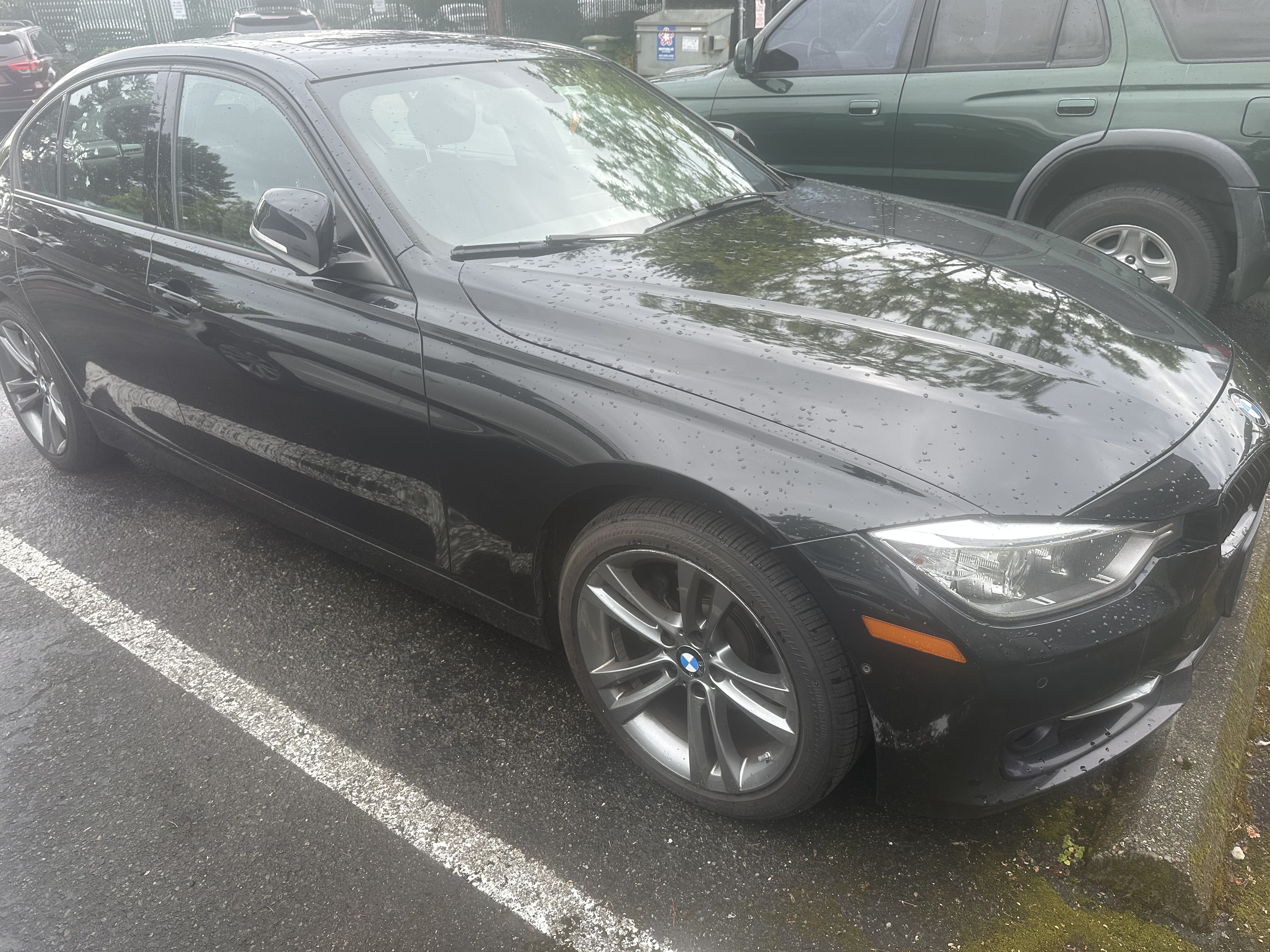 Used 2013 BMW 328i xDrive Sedan AWD/4WD image 2