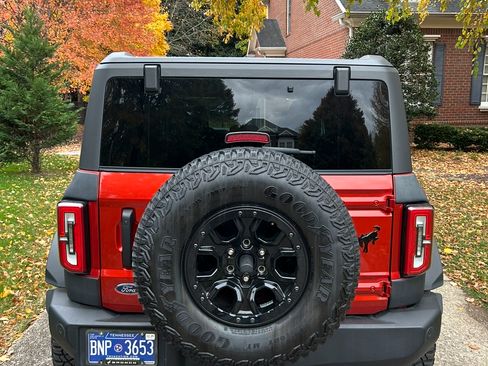 Used 2023 Ford Bronco Wildtrak image 6