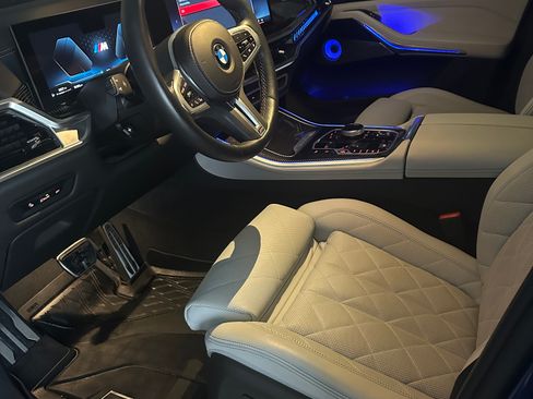 Used 2024 BMW X5 M60i image 12