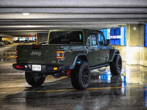 Used 2022 Jeep Gladiator Overland w/ Cold Weather Group image 18