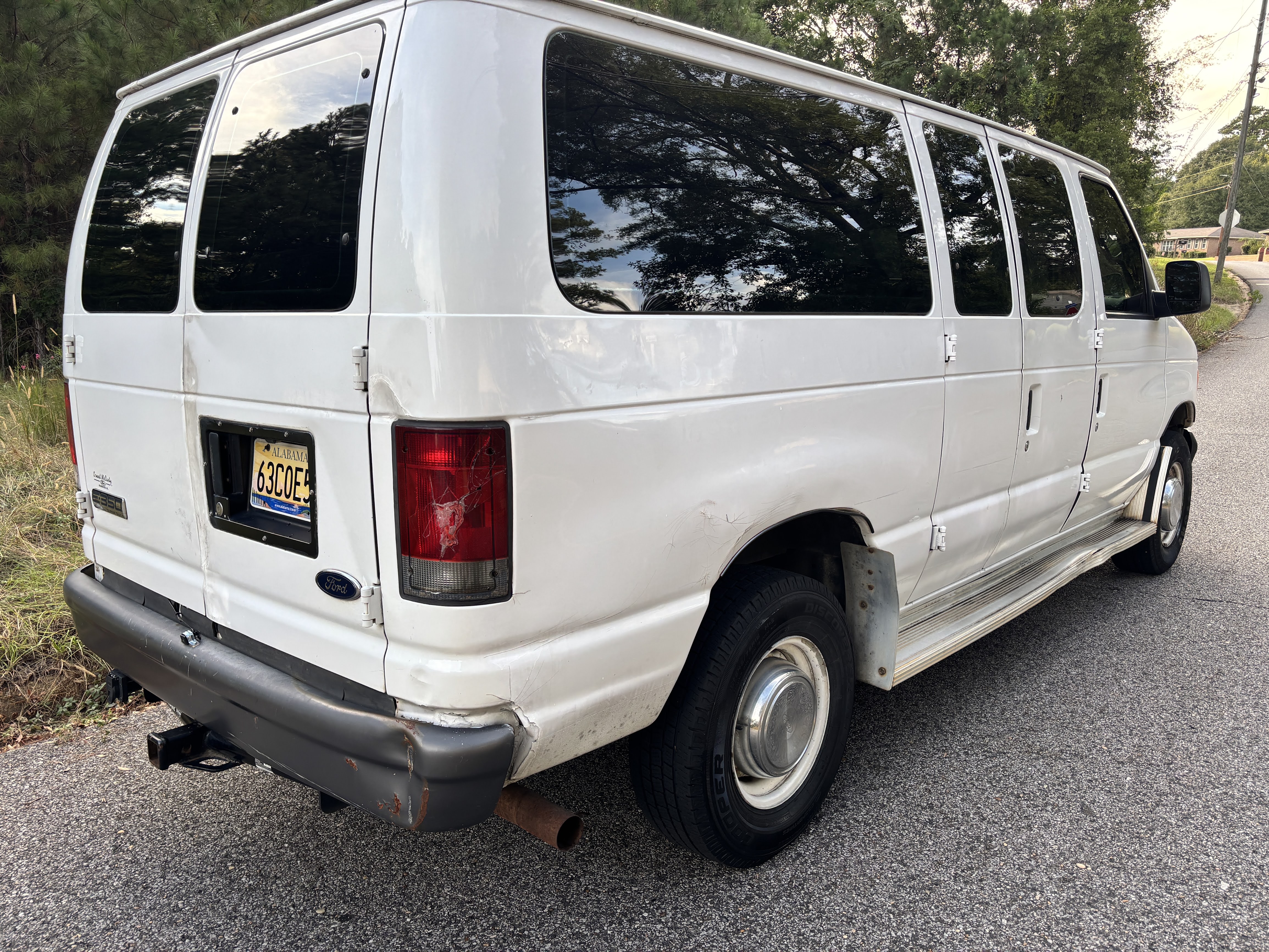 Used 2006 Ford E-350 and Econoline 350 XL RWD image 4