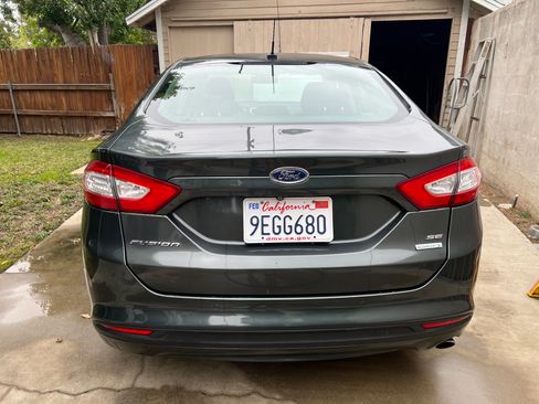 Used 2015 Ford Fusion SE w/ Equipment Group 202A image 5