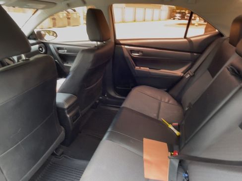 Used 2019 Toyota Corolla SE FWD image 6