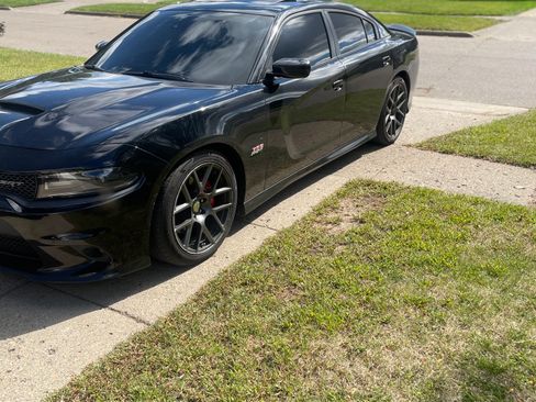 Used 2016 Dodge Charger R/T Scat Pack w/ Technology Group image 1