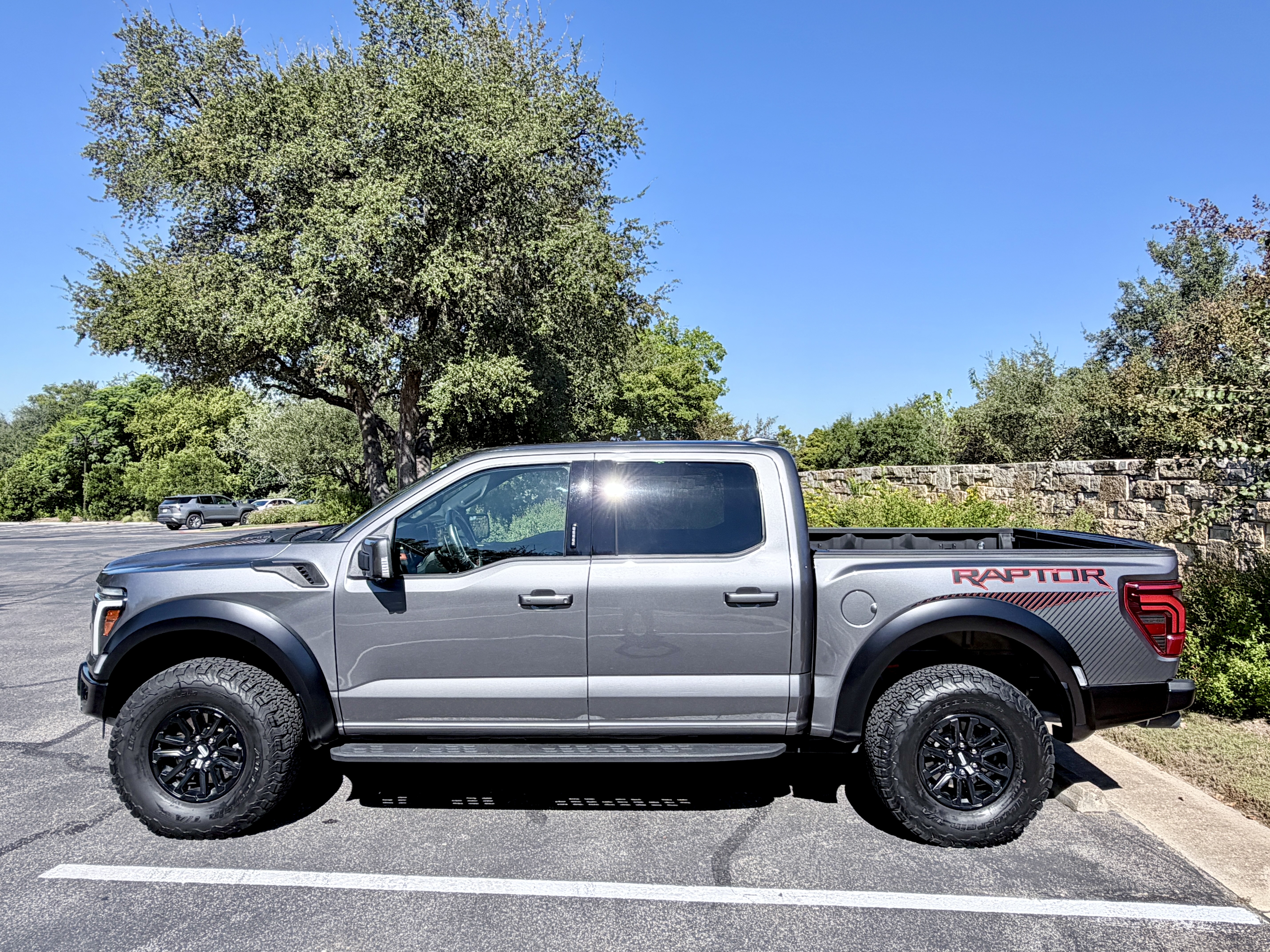 Used 2024 Ford F150 Raptor AWD/4WD image 8