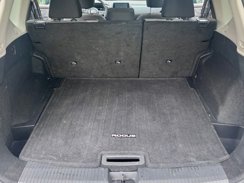 Used 2021 Nissan Rogue S image 16