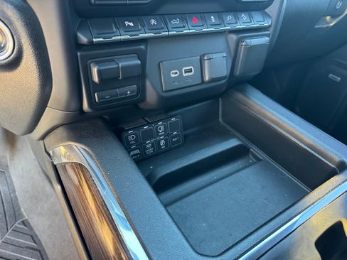 Used 2020 Chevrolet Silverado 1500 LT Trail Boss AWD/4WD image 12