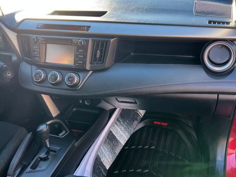 Used 2017 Toyota RAV4 LE image 14