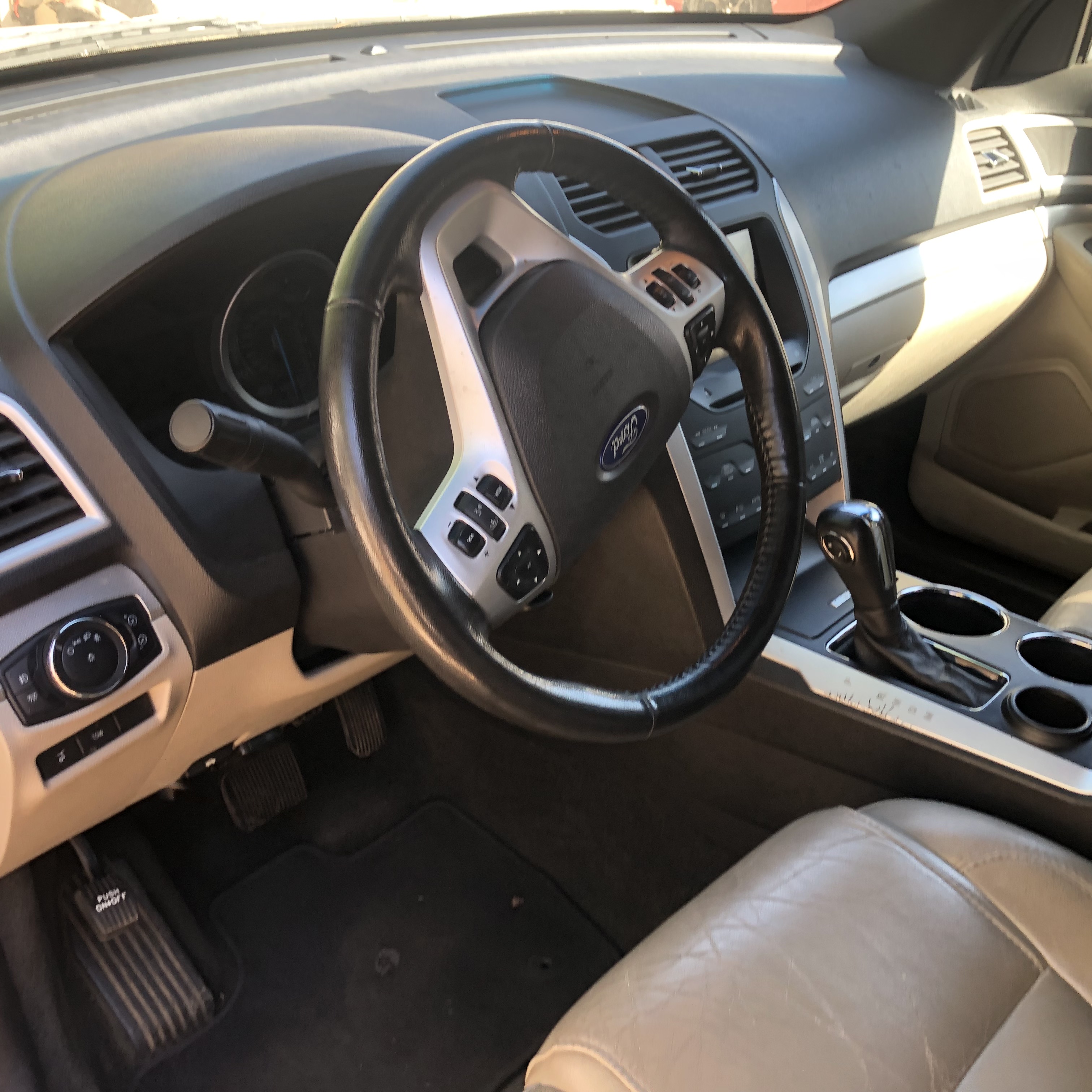 Used 2011 Ford Explorer XLT w/ 202A Rapid Spec Order Code FWD image 4