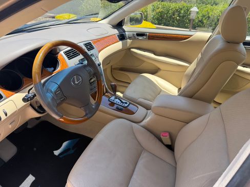 Used 2005 Lexus ES 330 w/ Preferred Accessory Pkg FWD image 9
