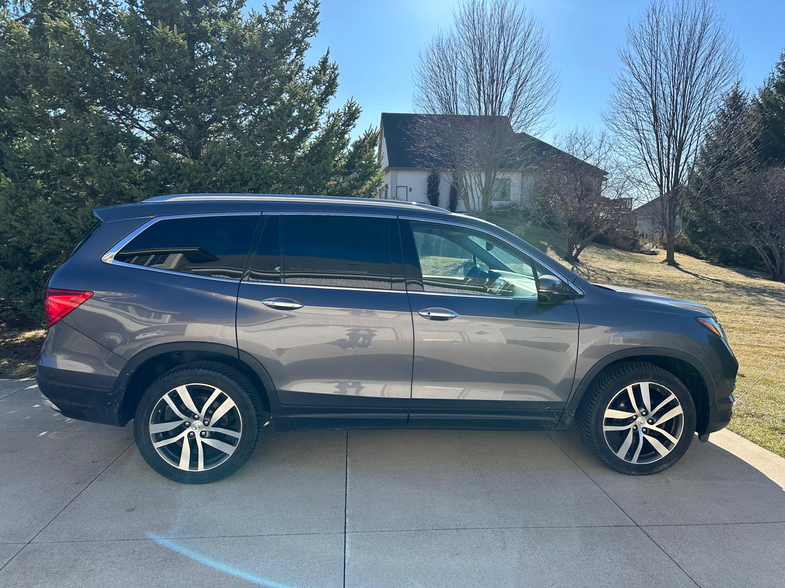 Used 2018 Honda Pilot Elite image 4