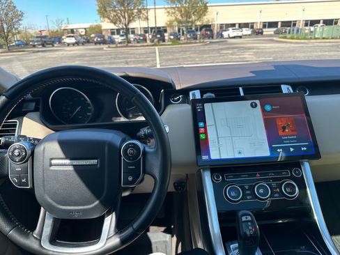 Used 2014 Land Rover Range Rover Sport HSE image 13