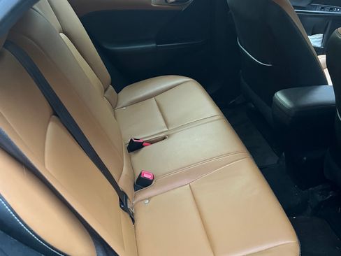 Used 2015 Lexus CT 200h w/ Seat Comfort Package FWD image 7