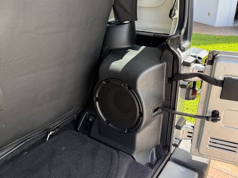 Used 2012 Jeep Wrangler Sahara image 24