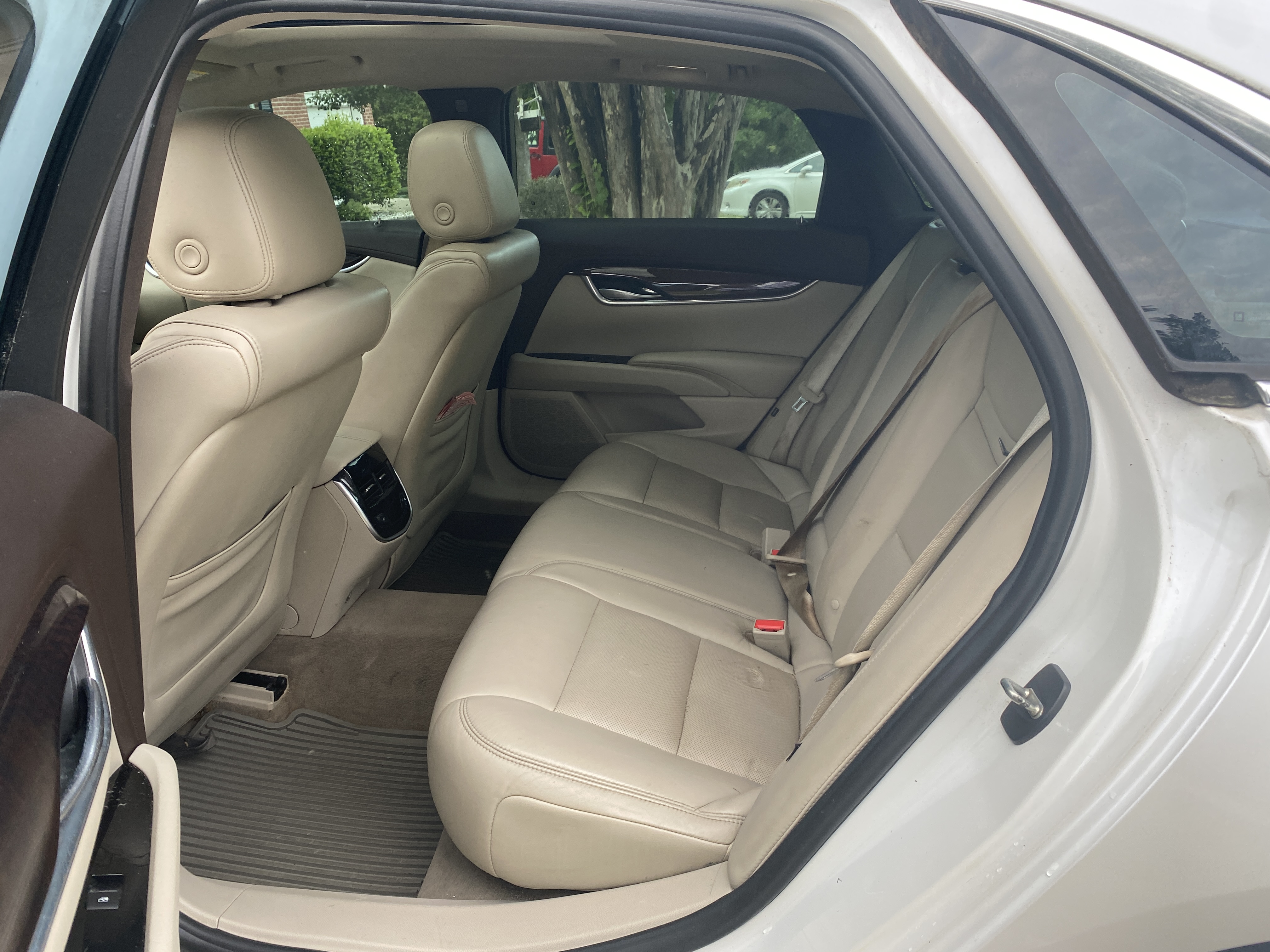Used 2016 Cadillac XTS Luxury w/ Driver Awareness Package FWD image 11