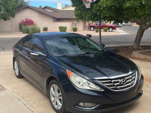 Used 2011 Hyundai Sonata Limited w/ Navigation Pkg 5 FWD image 2