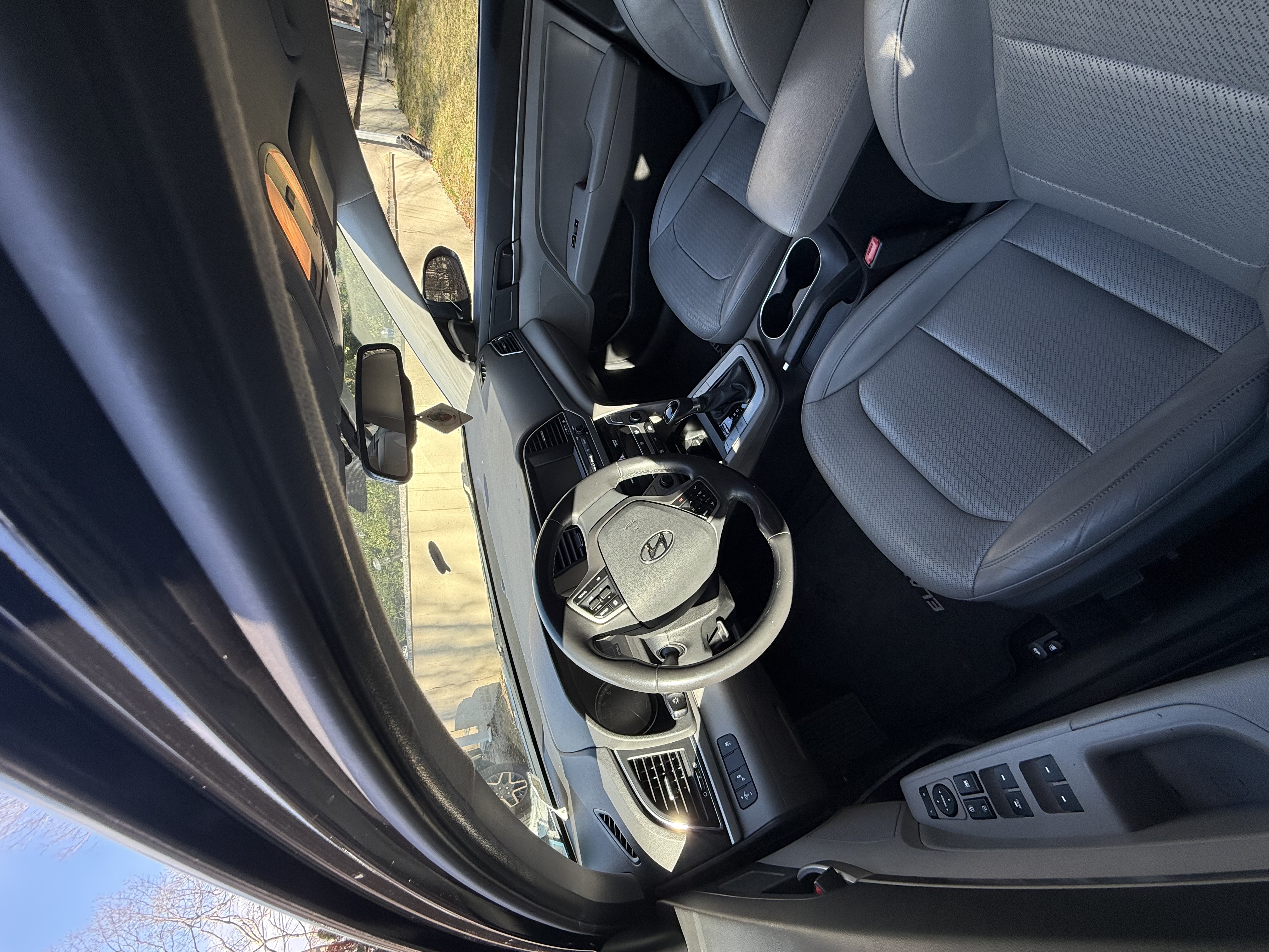 Used 2017 Hyundai Elantra Limited w/ Cargo Package FWD image 16