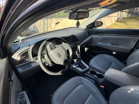 Used 2017 Hyundai Elantra Limited w/ Cargo Package FWD image 16