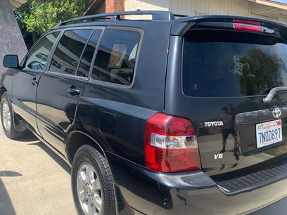Used 2005 Toyota Highlander 2WD V6 w/ 3rd Row