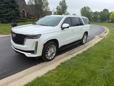 Used 2024 Cadillac Escalade ESV Premium Luxury AWD/4WD image 1