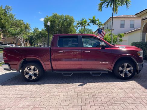 Used 2019 RAM 1500 Laramie AWD/4WD image 6