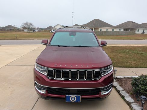 Used 2022 Jeep Wagoneer Series I w/ Premium Group I image 11