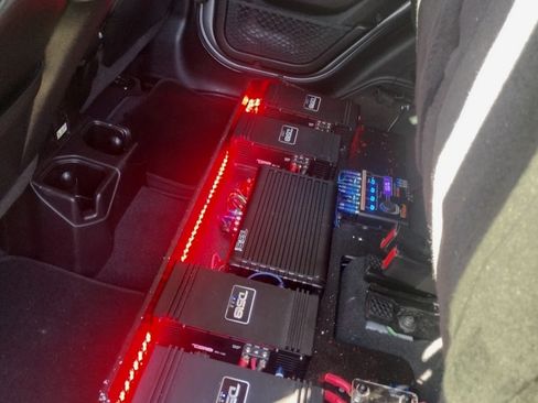 Used 2020 Jeep Gladiator Overland image 4