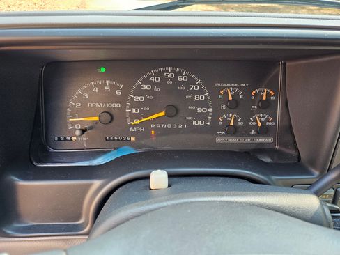 Used 1999 Chevrolet Tahoe Z71 w/ Comfort & Security Pkg image 31