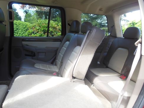 Used 2005 Ford Explorer Eddie Bauer AWD/4WD image 16