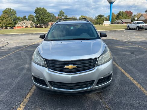 Used 2015 Chevrolet Traverse LS image 2