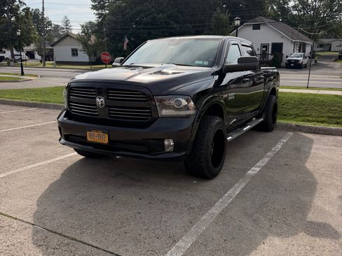 Used 2015 RAM 1500 Sport AWD/4WD image 9