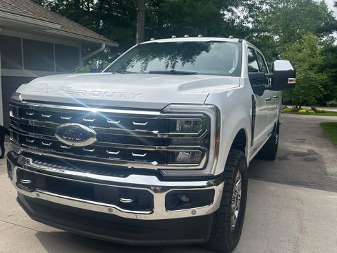 Used 2024 Ford F350 Lariat w/ Lariat Ultimate Package AWD/4WD image 4