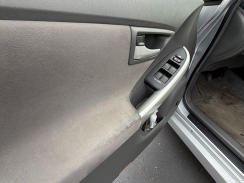 Used 2010 Toyota Prius Three image 28