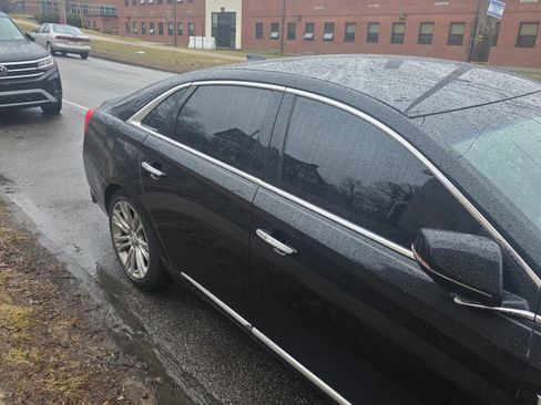 Used 2018 Cadillac XTS Luxury image 4