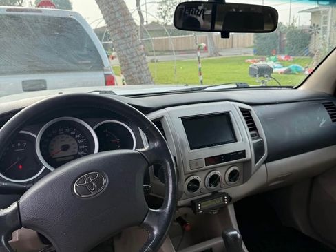 Used 2007 Toyota Tacoma PreRunner image 11