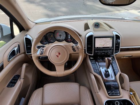 Used 2012 Porsche Cayenne S image 12