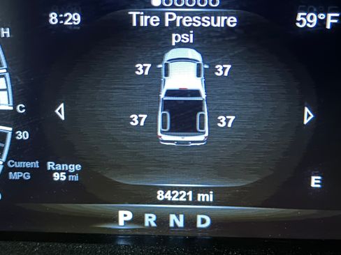 Used 2018 RAM 1500 Laramie w/ Convenience Group image 10